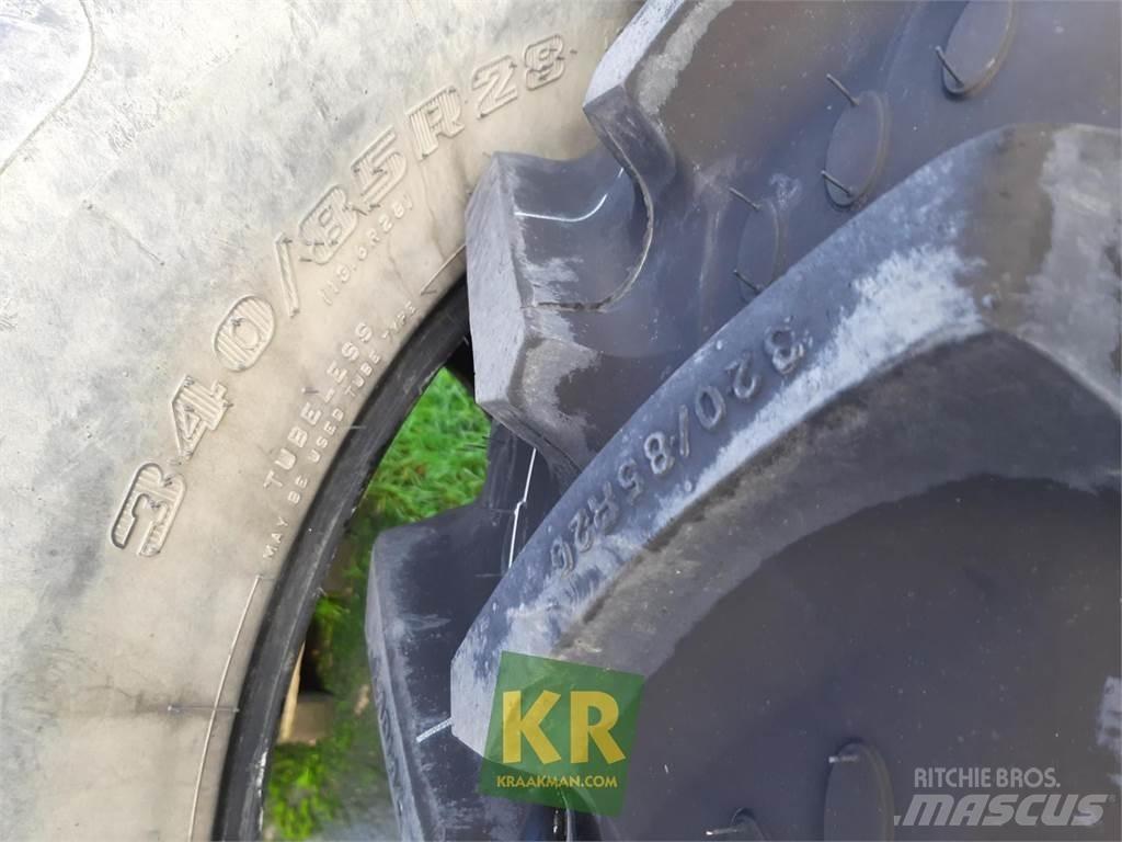 BKT 320/85R20 855 Gumiabroncsok, kerekek és felnik