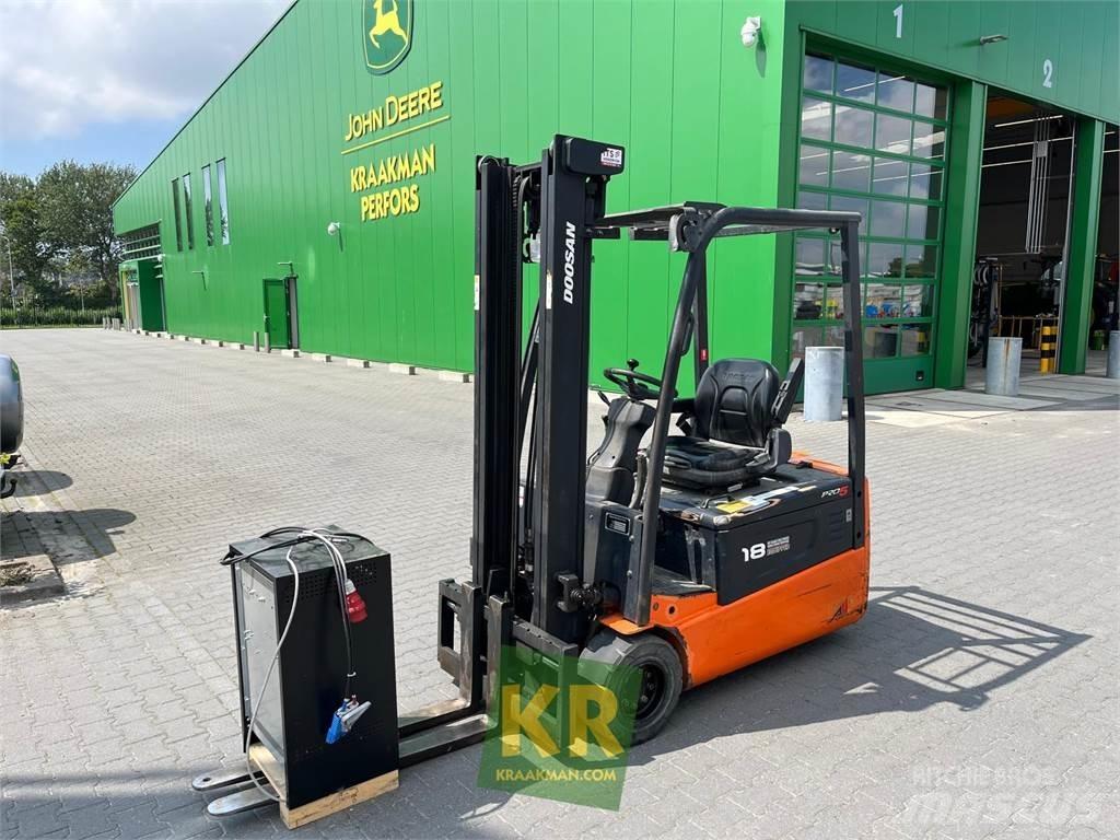 Doosan B18T Teleszkópos mezőgazdasági rakodók