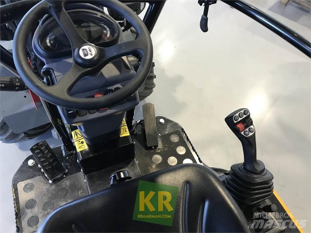GiANT G2200E Homlokrakodók és kotrók