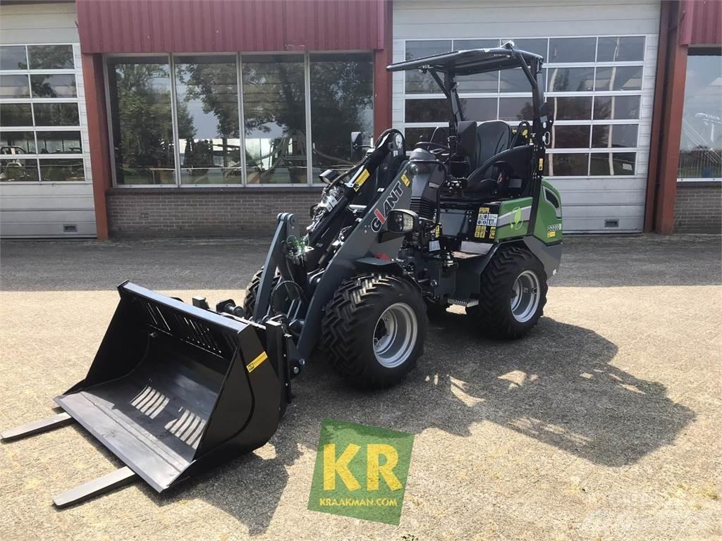 GiANT G2200E Homlokrakodók és kotrók