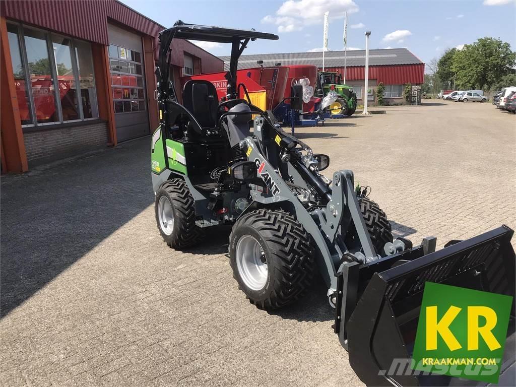 GiANT G2200E Homlokrakodók és kotrók