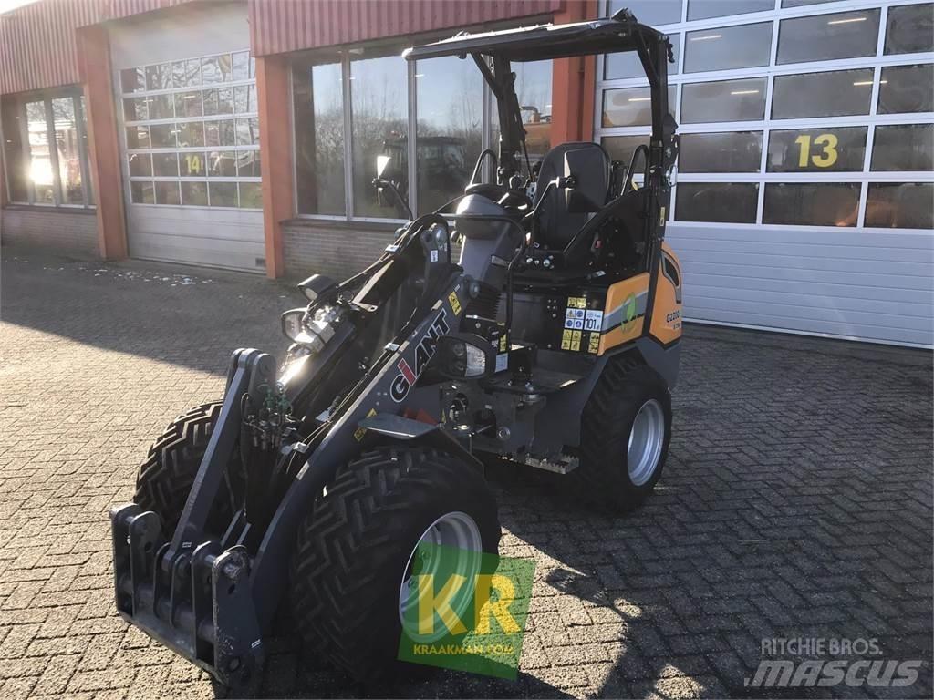 GiANT G2200E Homlokrakodók és kotrók
