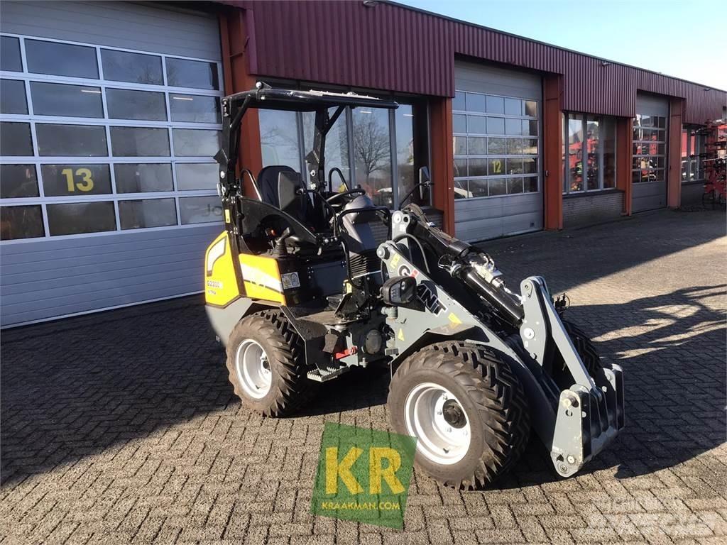 GiANT G2200E Homlokrakodók és kotrók