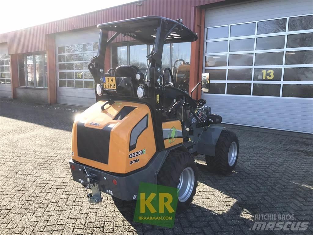 GiANT G2200E Homlokrakodók és kotrók
