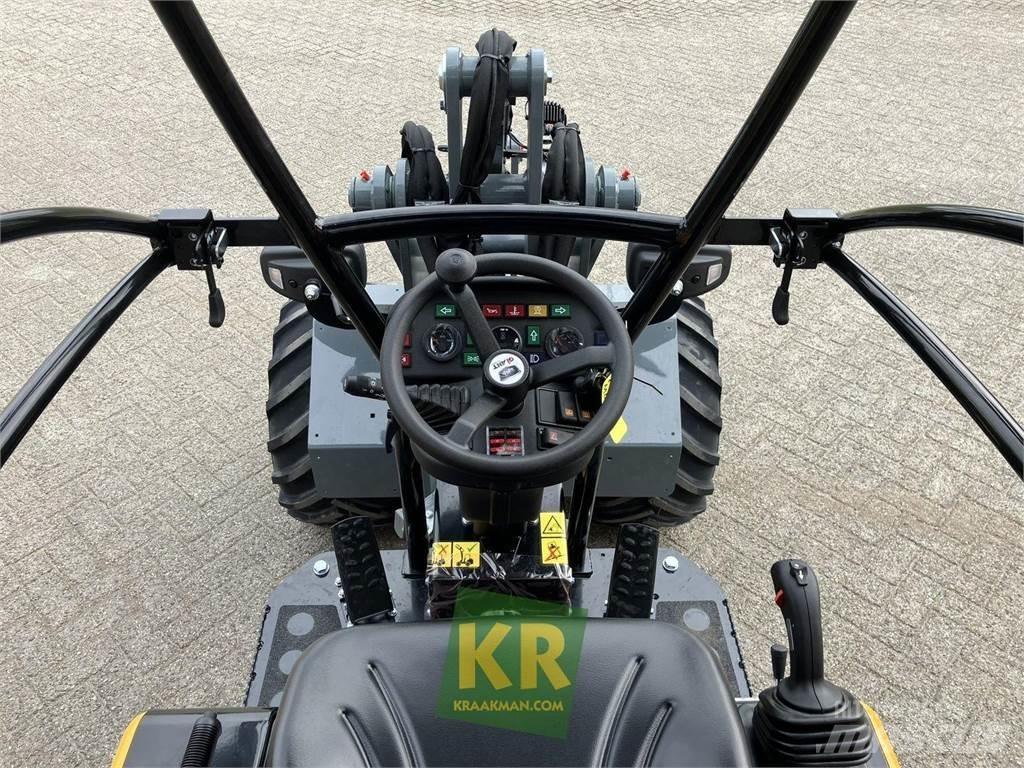 GiANT G2300 Homlokrakodók és kotrók