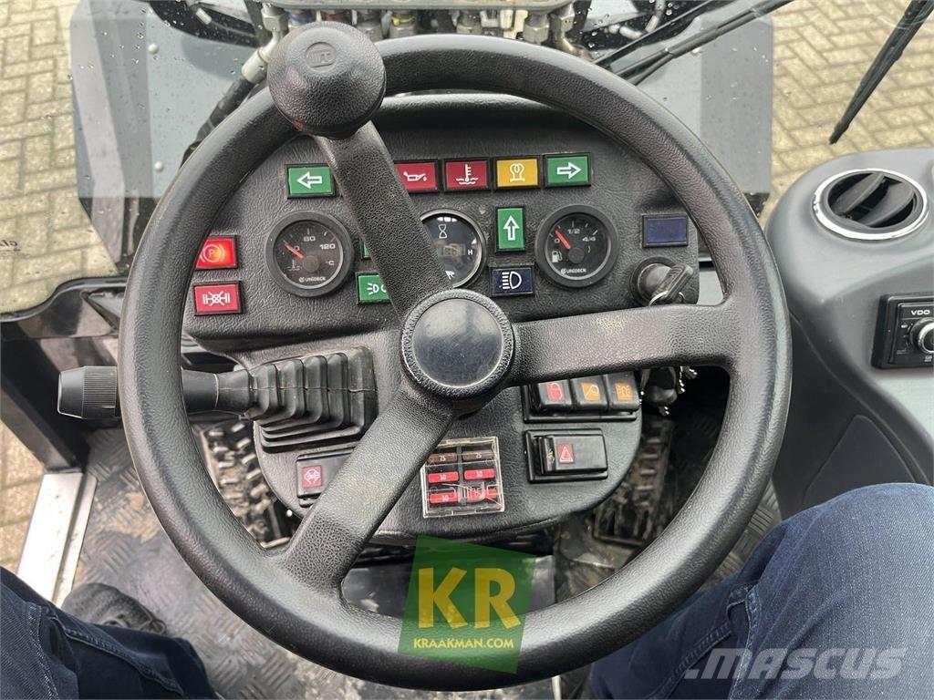 GiANT V5003 Homlokrakodók és kotrók