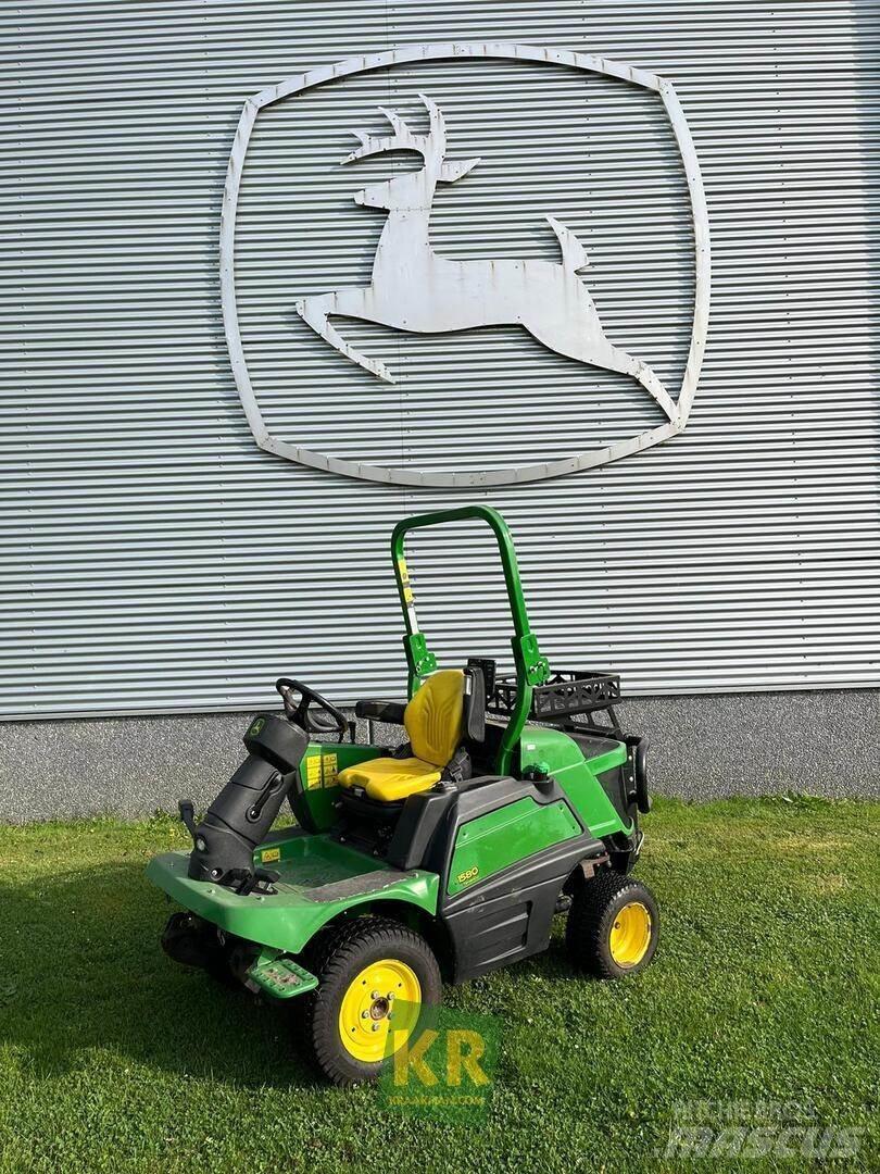 John Deere 1580 Három késhengeres fűnyírók