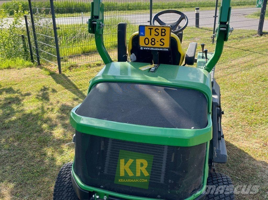 John Deere 1580 Három késhengeres fűnyírók