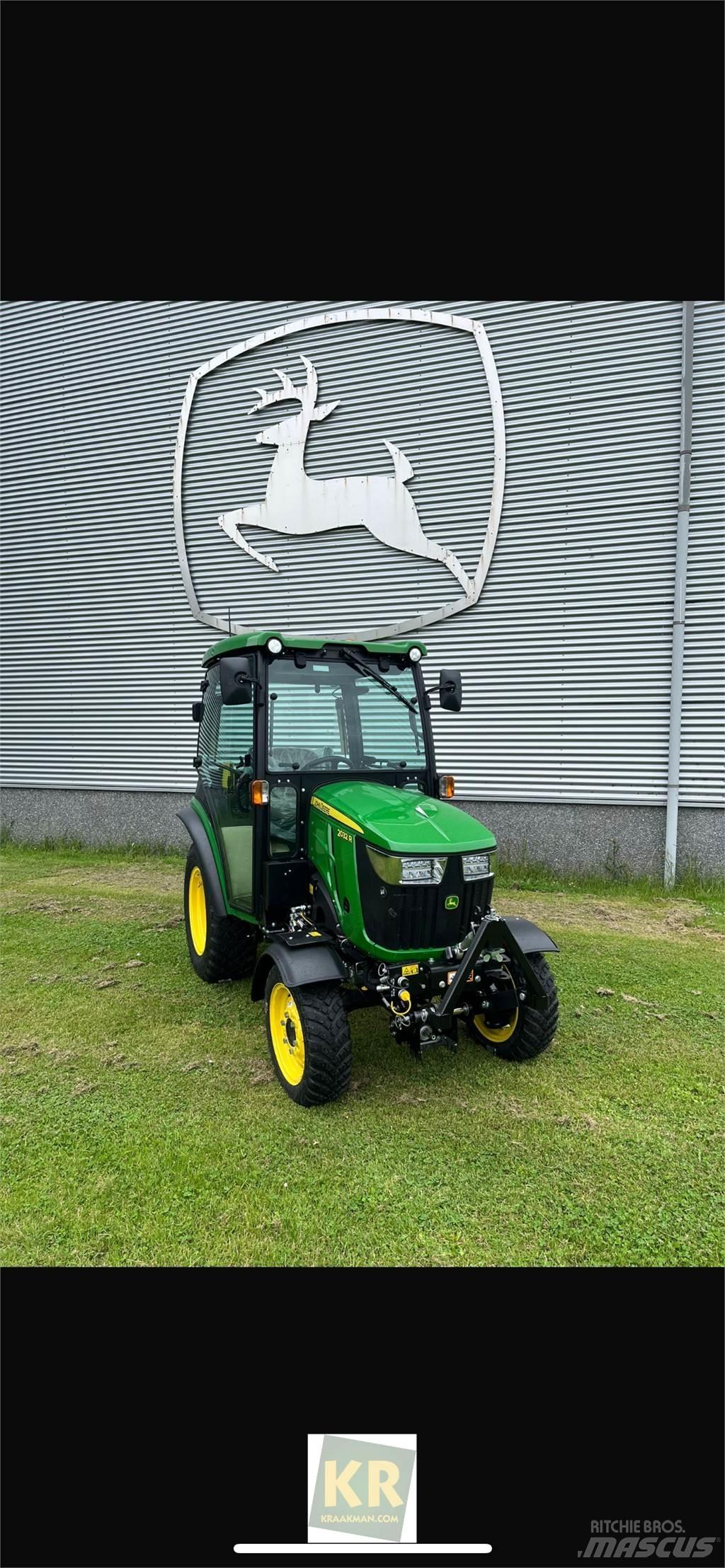 John Deere 2032R Kompakt traktorok