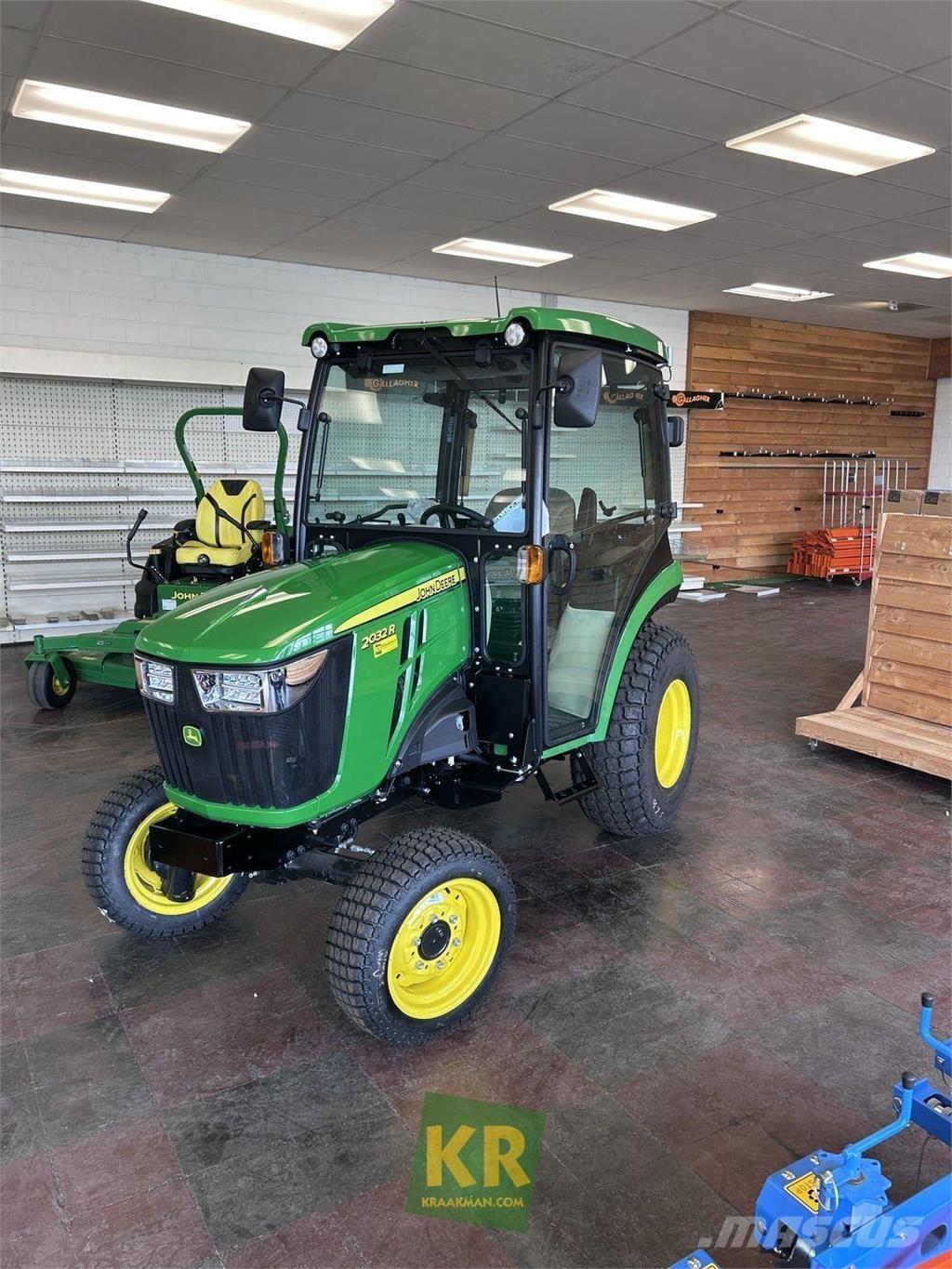 John Deere 2032R Kompakt traktorok