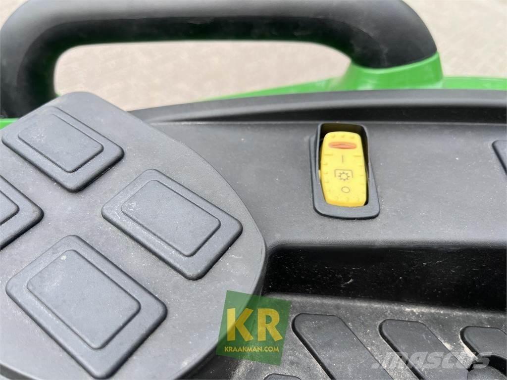 John Deere 4066M Kompakt traktorok