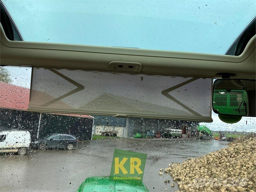 John Deere 6215R Traktorok