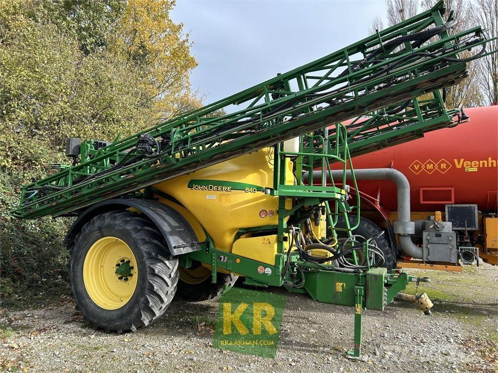 John Deere 840 Önjáró trágyaszórók