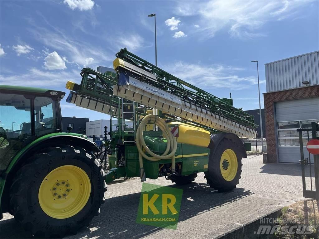 John Deere R944I Önjáró trágyaszórók