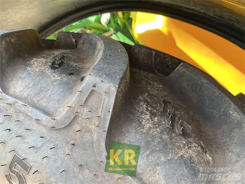 John Deere R944I Önjáró trágyaszórók