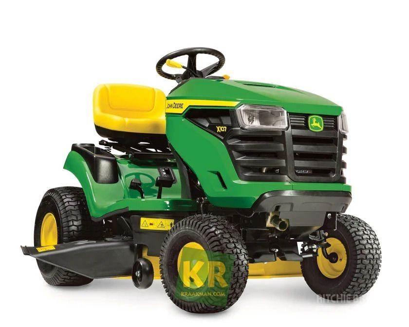 John Deere X107 Ráülős fűnyírók