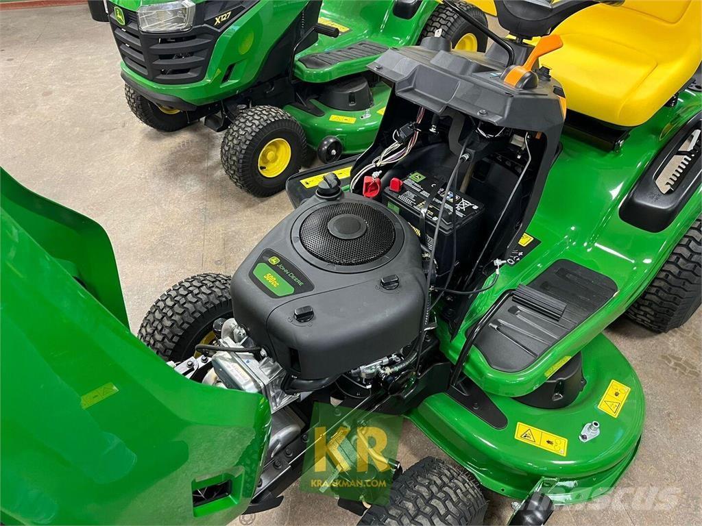 John Deere X107 Ráülős fűnyírók