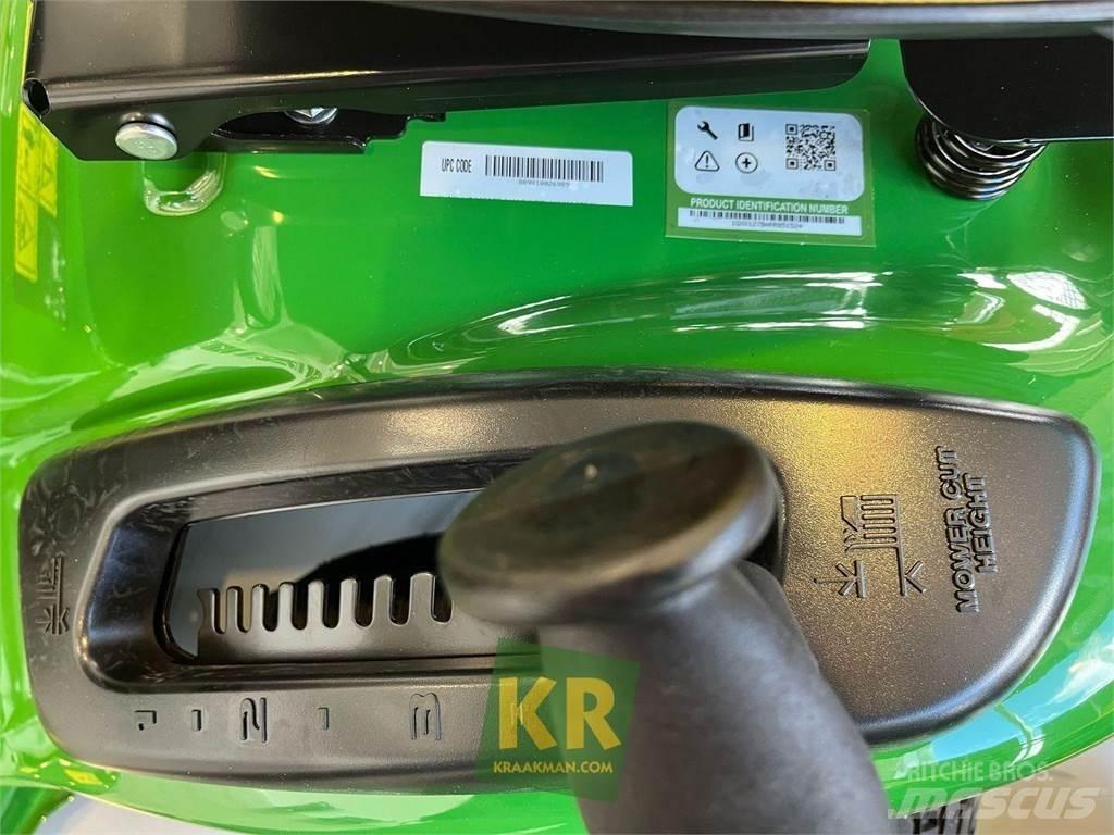 John Deere X127 Ráülős fűnyírók