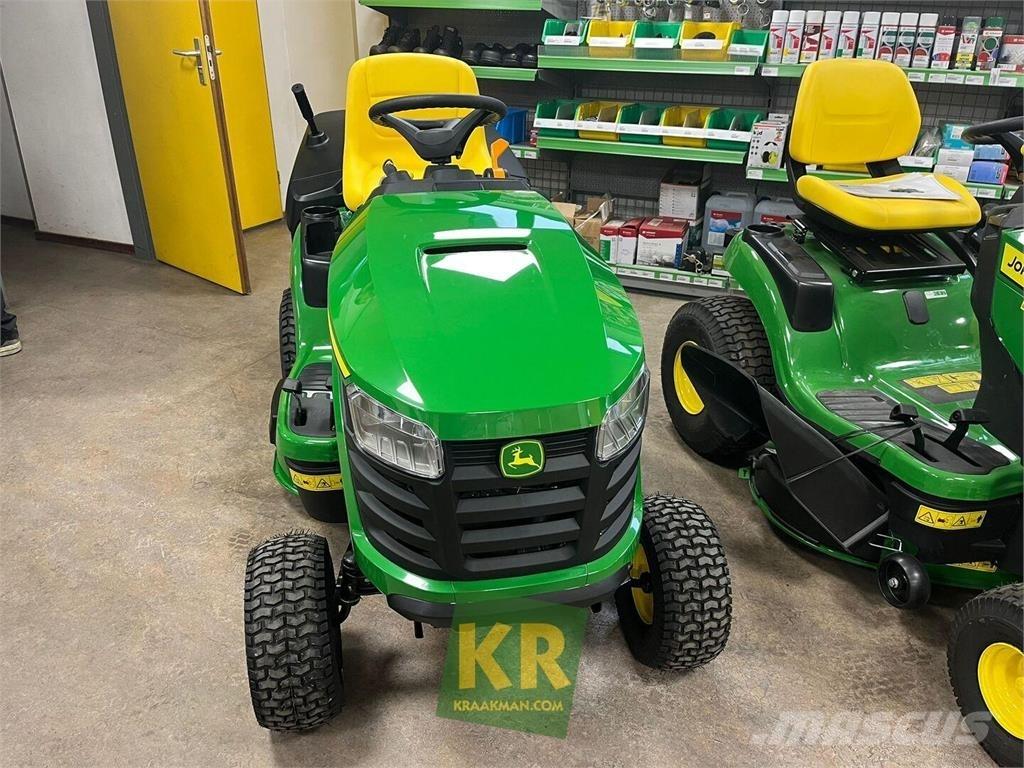John Deere X147R Ráülős fűnyírók