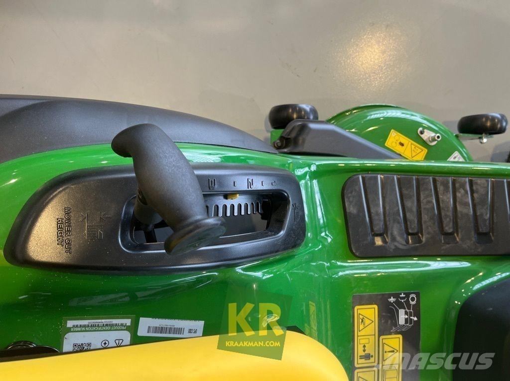 John Deere X167R Ráülős fűnyírók