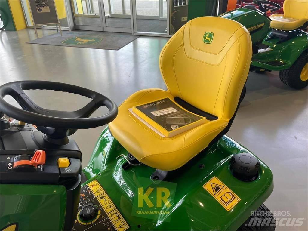 John Deere X380 Ráülős fűnyírók