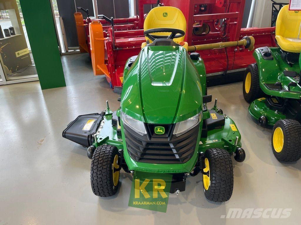 John Deere X380 Ráülős fűnyírók