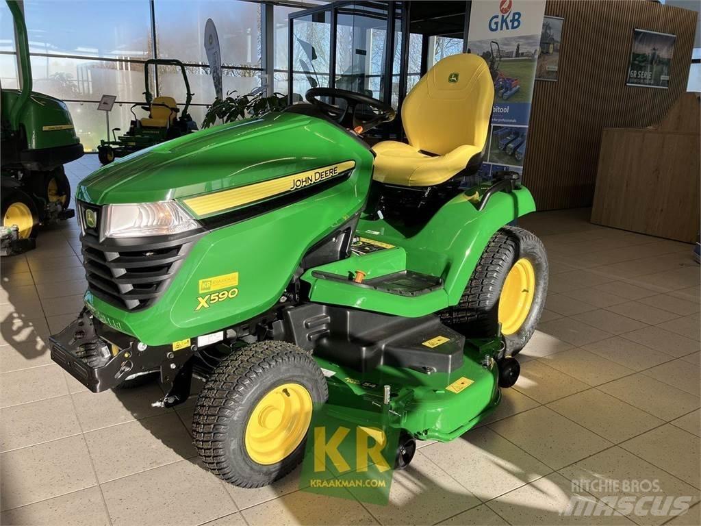 John Deere X590 Ráülős fűnyírók