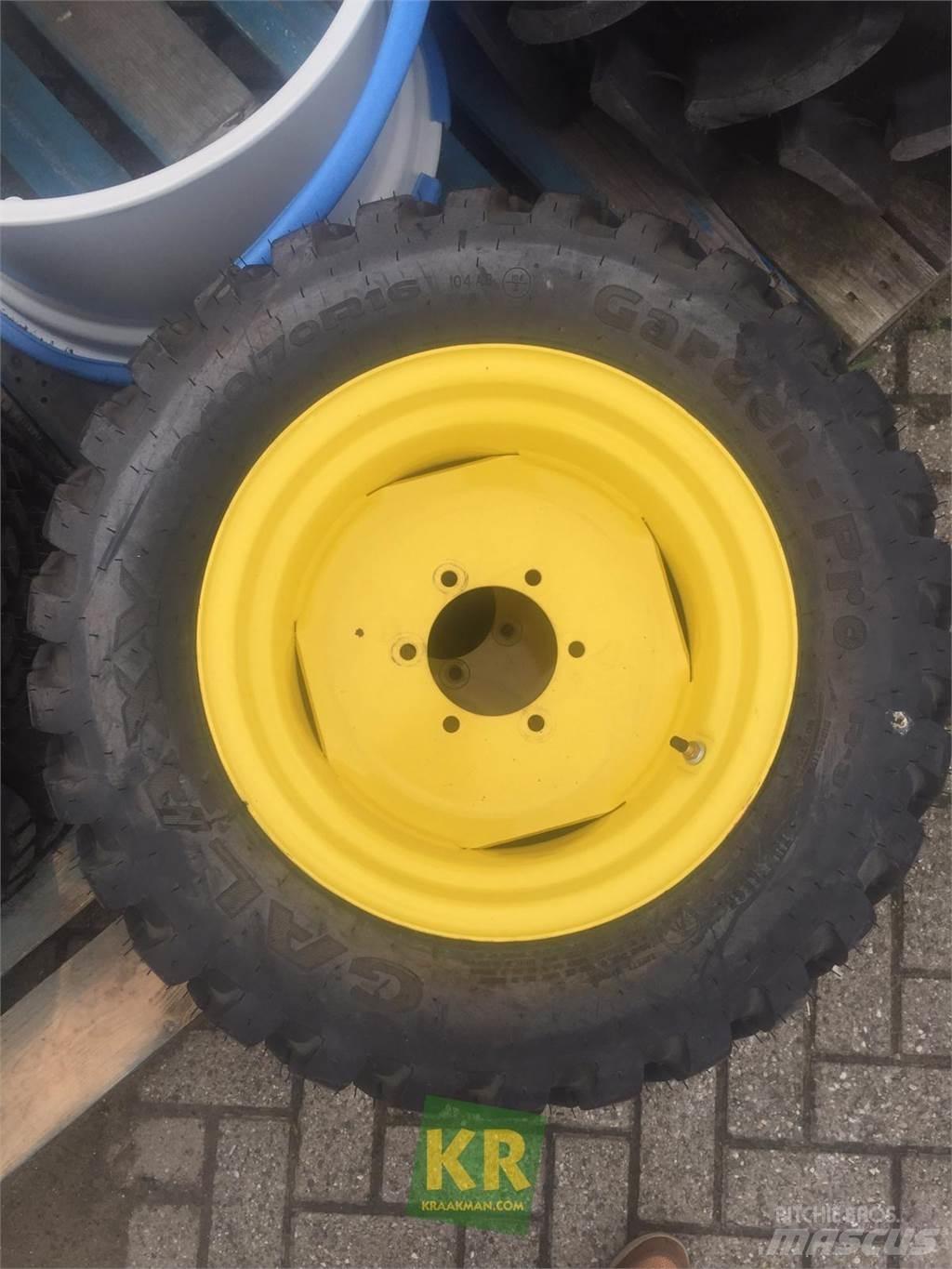  Onbekend merk Gumiabroncsok, kerekek és felnik