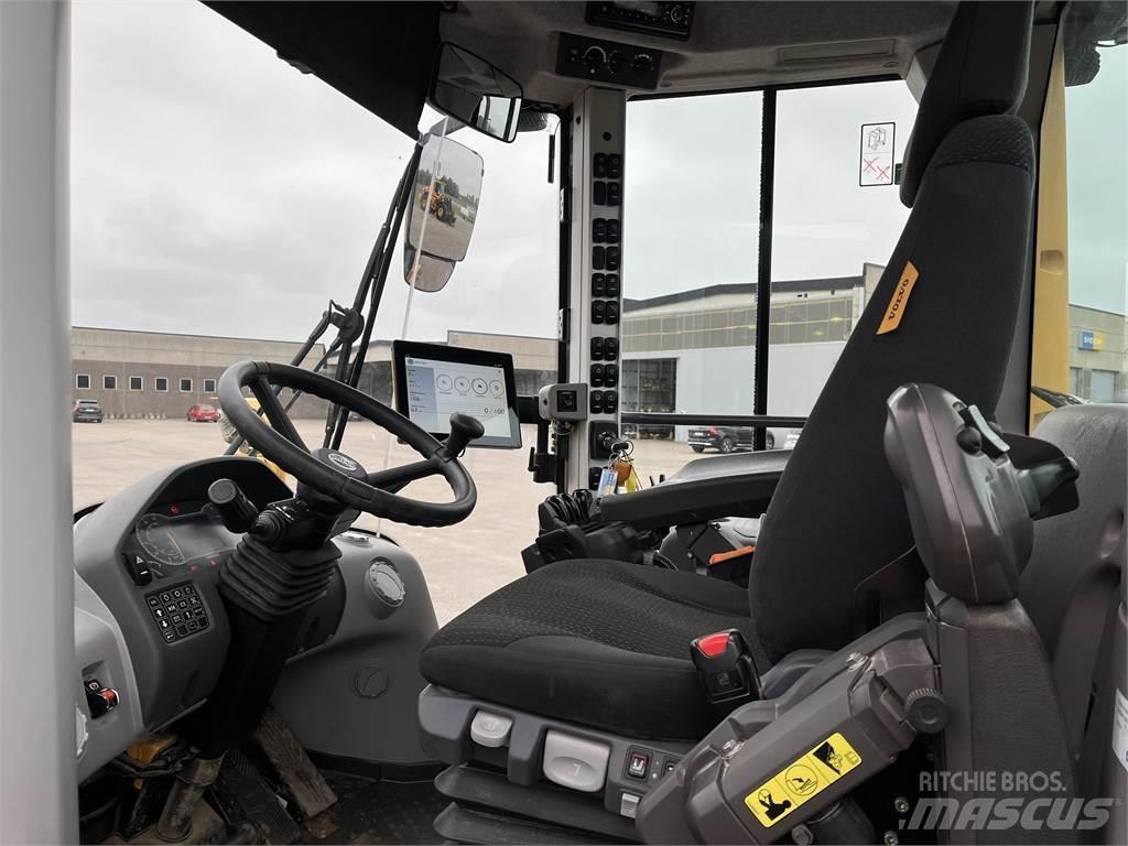 Volvo L60H Gumikerekes homlokrakodók