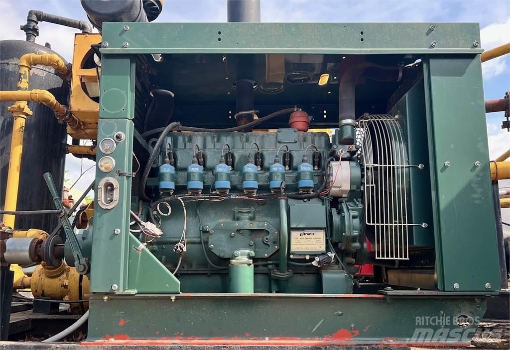 Arrow VRG330 Motorok