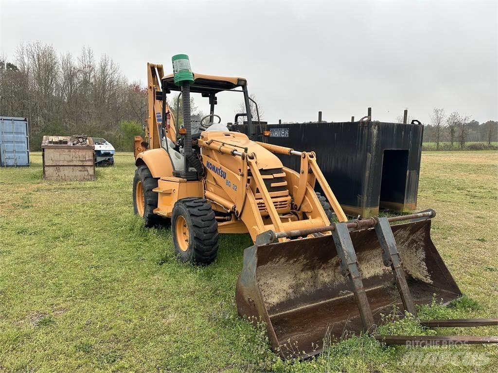Komatsu WB140 Kotrórakodók