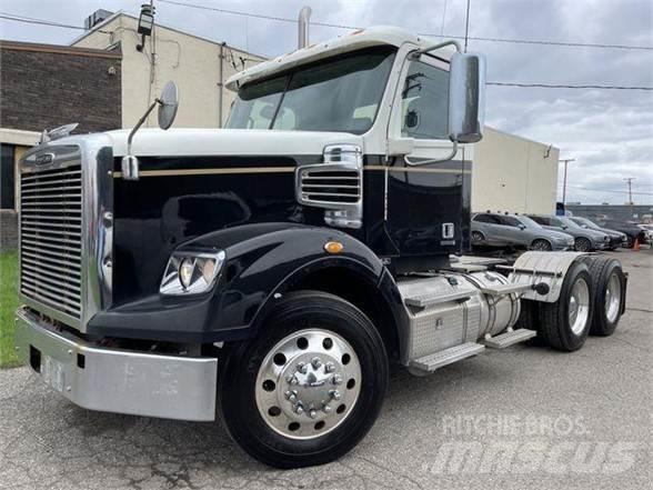 Freightliner 122SD Nyergesvontatók