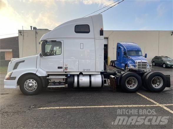 Volvo VNL64T670 Nyergesvontatók