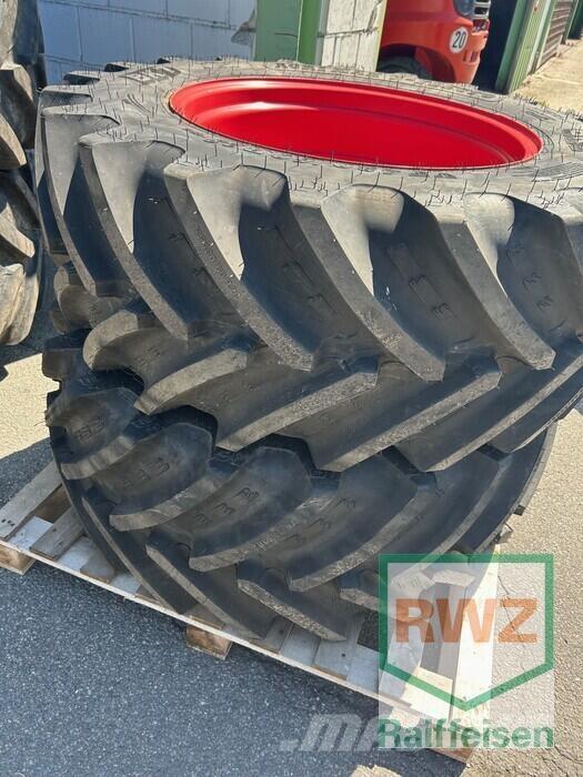  2 Sätze Reifen Gumiabroncsok, kerekek és felnik