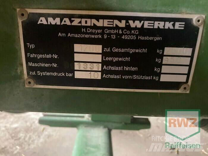 Amazone UF 1200 Vontatott trágyaszórók
