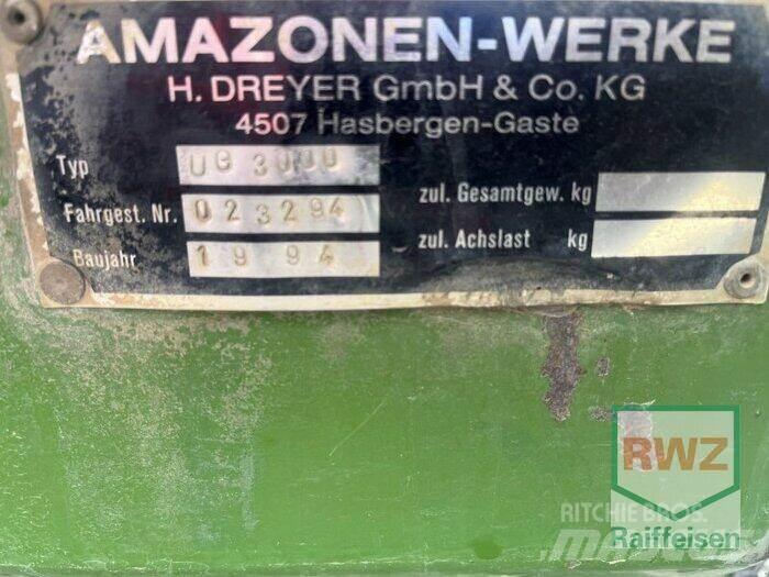 Amazone UG 3000 Vontatott trágyaszórók