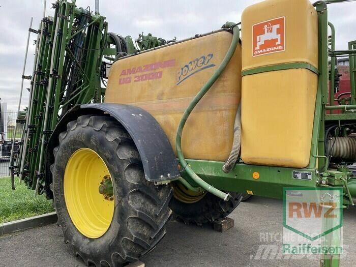 Amazone UG 3000 Power Vontatott trágyaszórók
