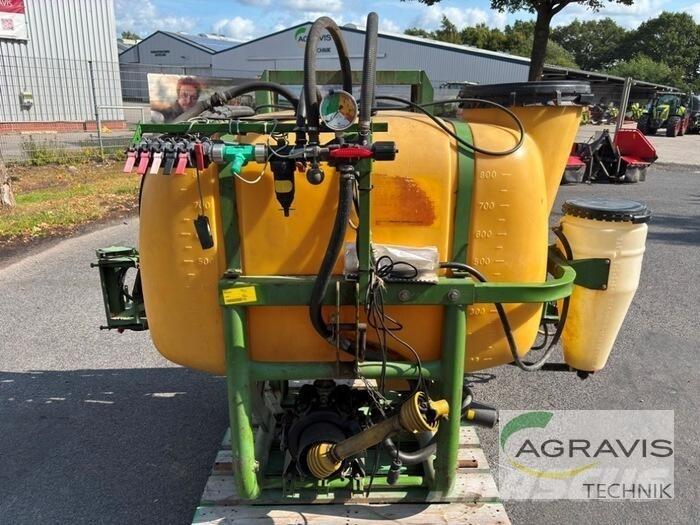 Amazone US 804 T Vontatott trágyaszórók