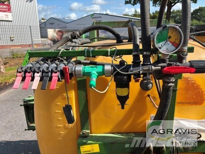Amazone US 804 T Vontatott trágyaszórók