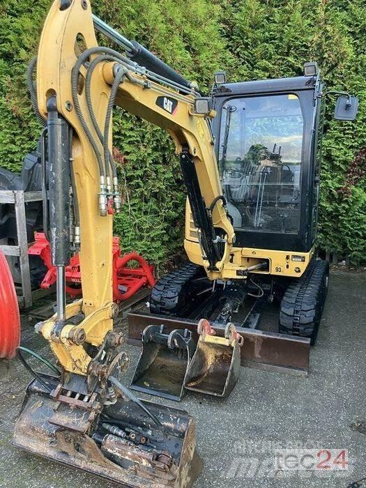 CAT 302.7 D Gumikerekes kotrók