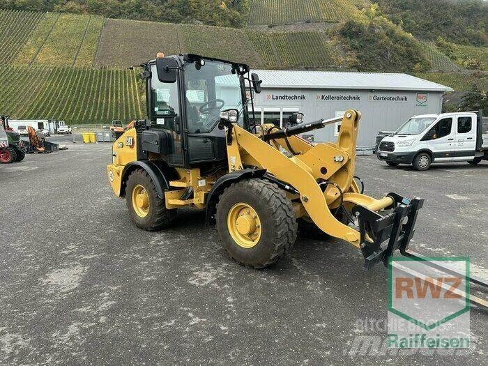 CAT 907 Gumikerekes homlokrakodók