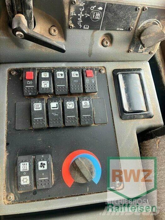 CAT 930H Gumikerekes homlokrakodók