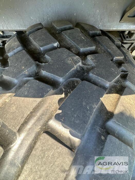 CLAAS CARGOS 8500 Önrakodó pótkocsik