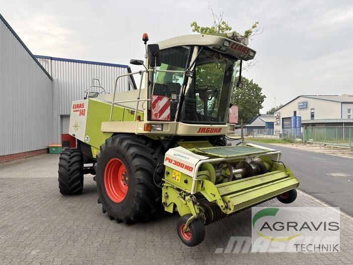 CLAAS JAGUAR 840 Önjáró szecskázók
