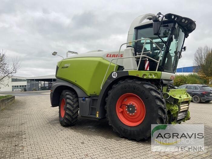 CLAAS JAGUAR 950 Önjáró szecskázók