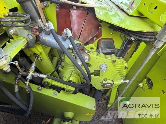 CLAAS JAGUAR 950 Önjáró szecskázók