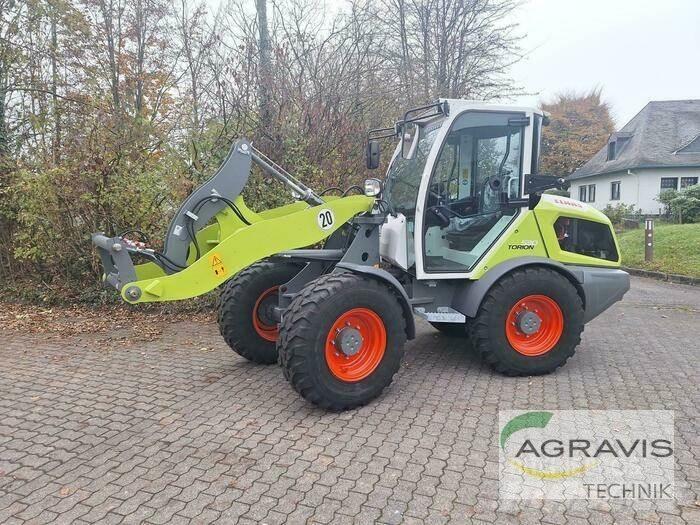 CLAAS TORION 530 Gumikerekes homlokrakodók