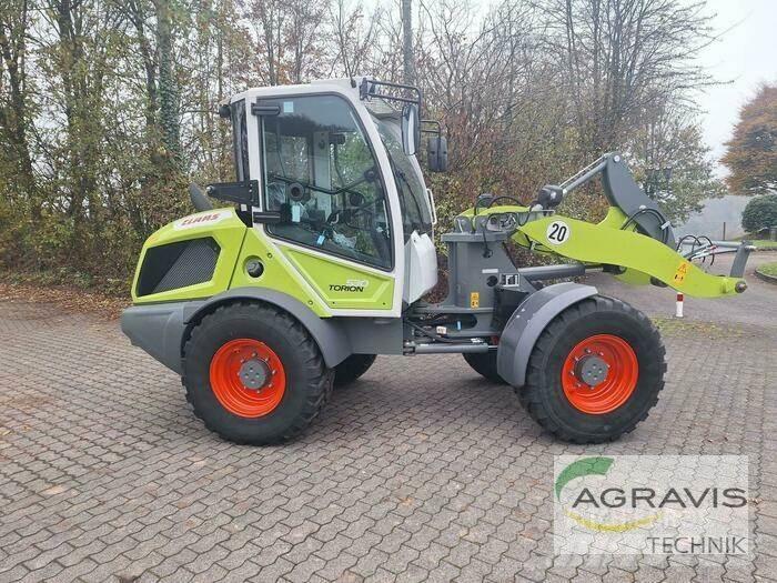 CLAAS TORION 530 Gumikerekes homlokrakodók
