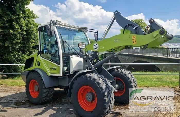 CLAAS TORION 530 Gumikerekes homlokrakodók