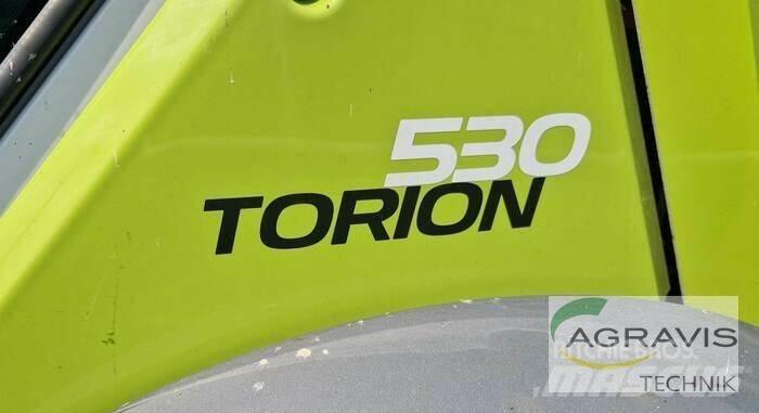 CLAAS TORION 530 Gumikerekes homlokrakodók